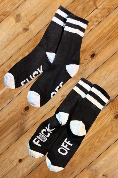 Maskulo "F*CK OFF" Crew Socks in Black and White. Thick material, one size (EU 38-43), with wording on the sole. MSC112-YX.