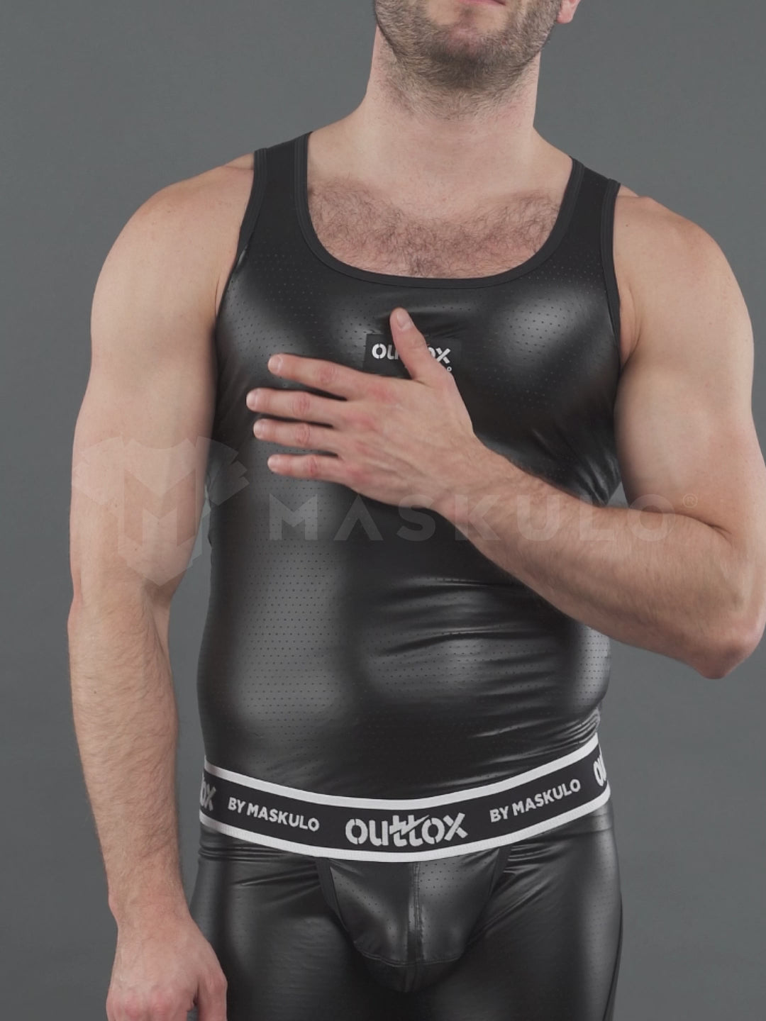 Outtox. Tanktop. Zwart