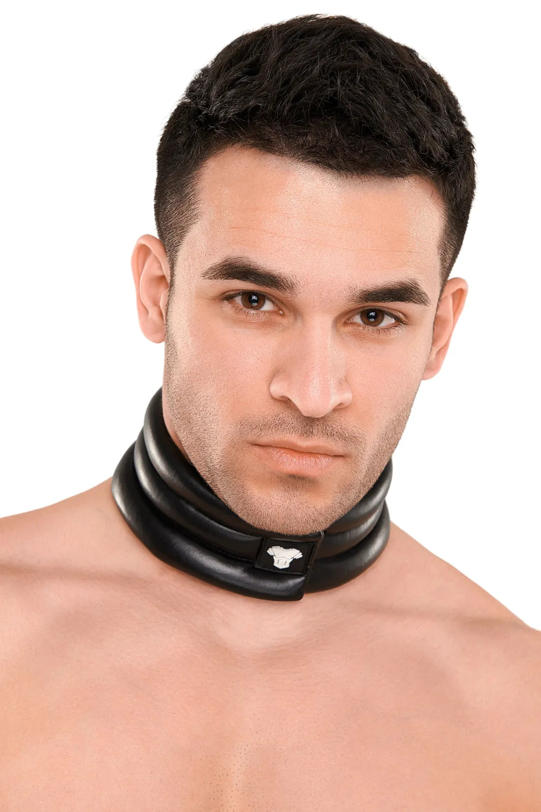 Blindado Siguiente. Collar de hombre. Negro