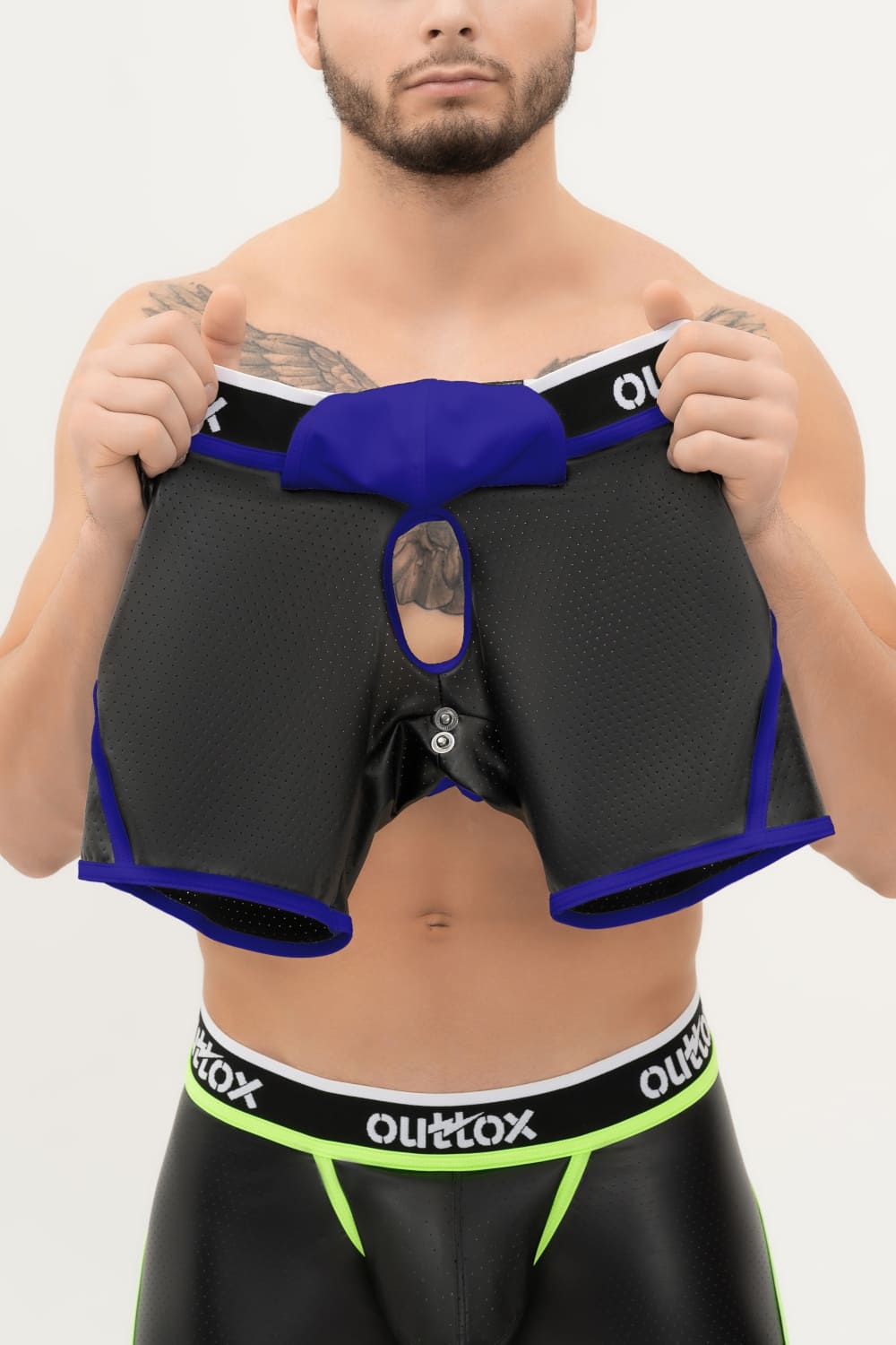 Outtox. Shorts mit offenem Rücken und Druckknopf-Codpiece. Schwarz+Blau „Royal“