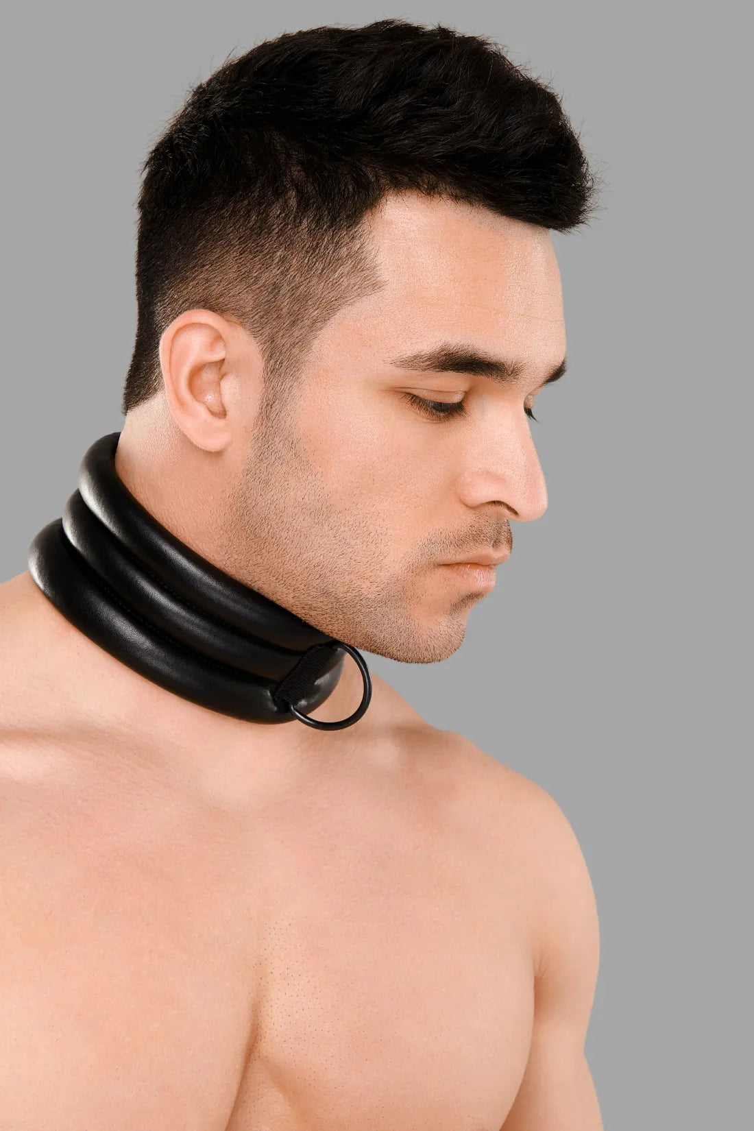 Blindé ensuite. Collier pour hommes. Noir