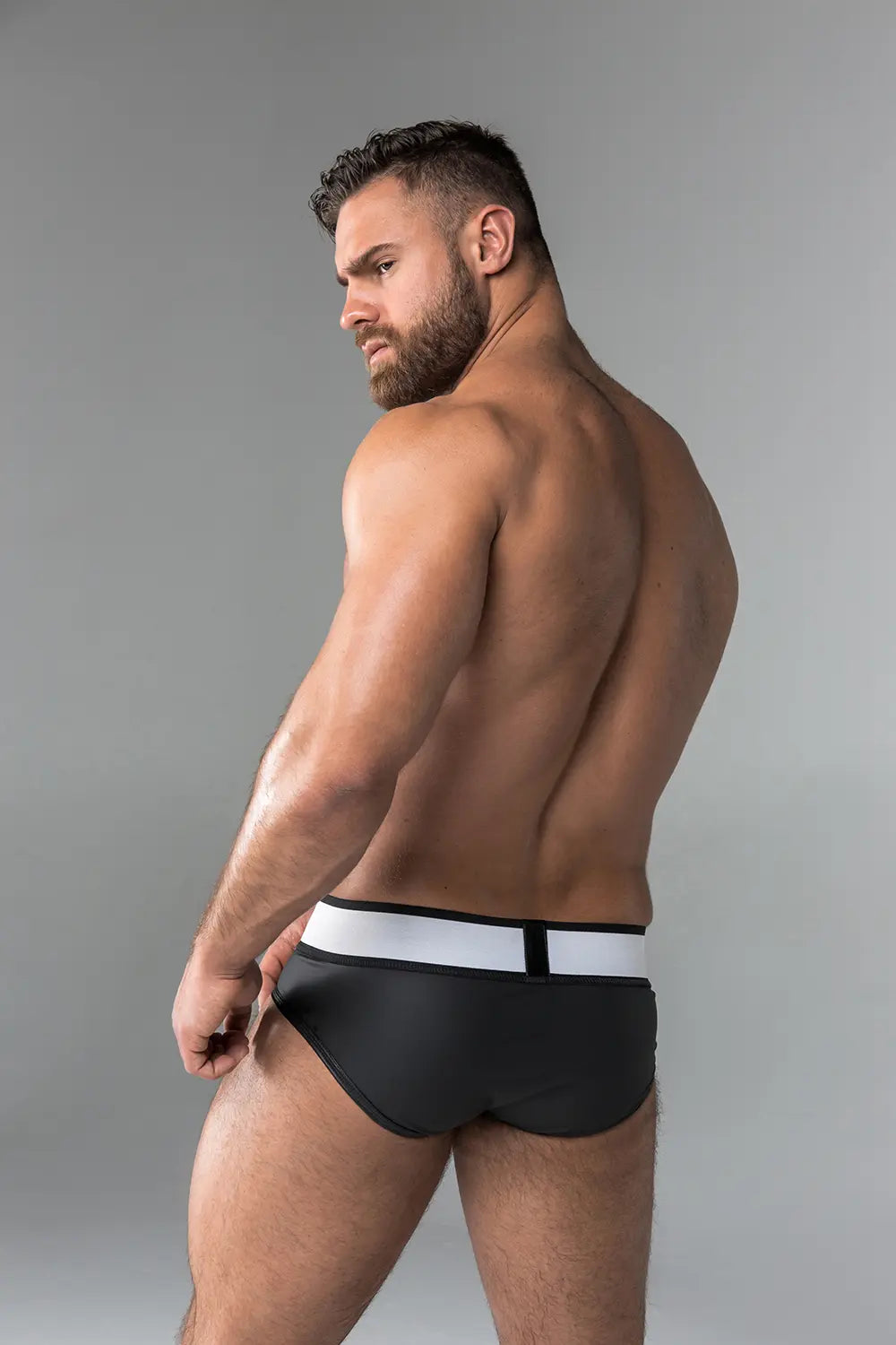 Calzoncillos con aspecto de goma. Bolsa desmontable. Negro