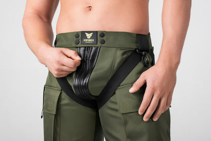 EnForce. Cargo-Shorts mit beidseitigem Reißverschluss. Grün „Khaki“