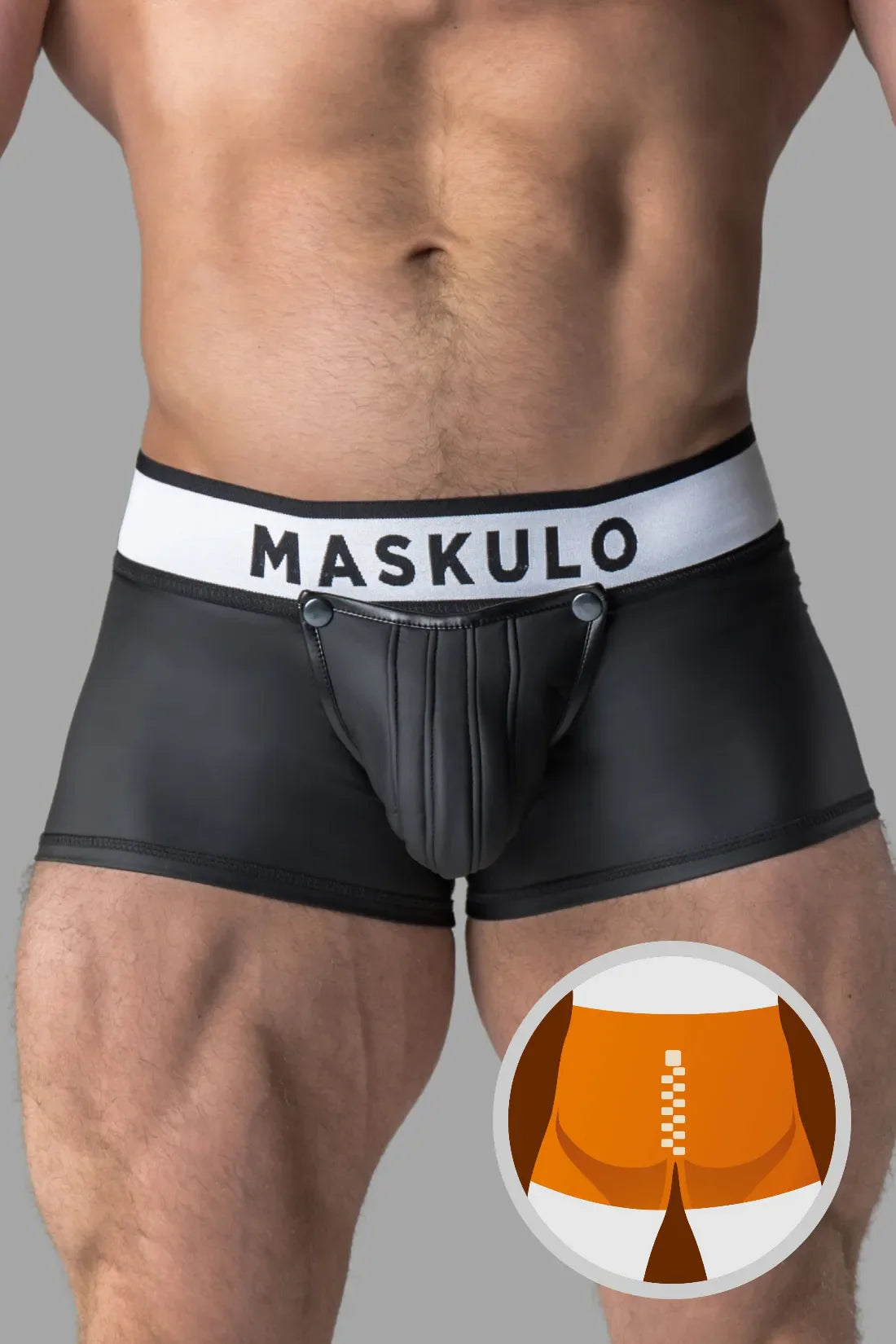 Gepantserd. Trunkshort met rubberen look. Afneembaar zakje. Achterkant met ritssluiting. Zwart