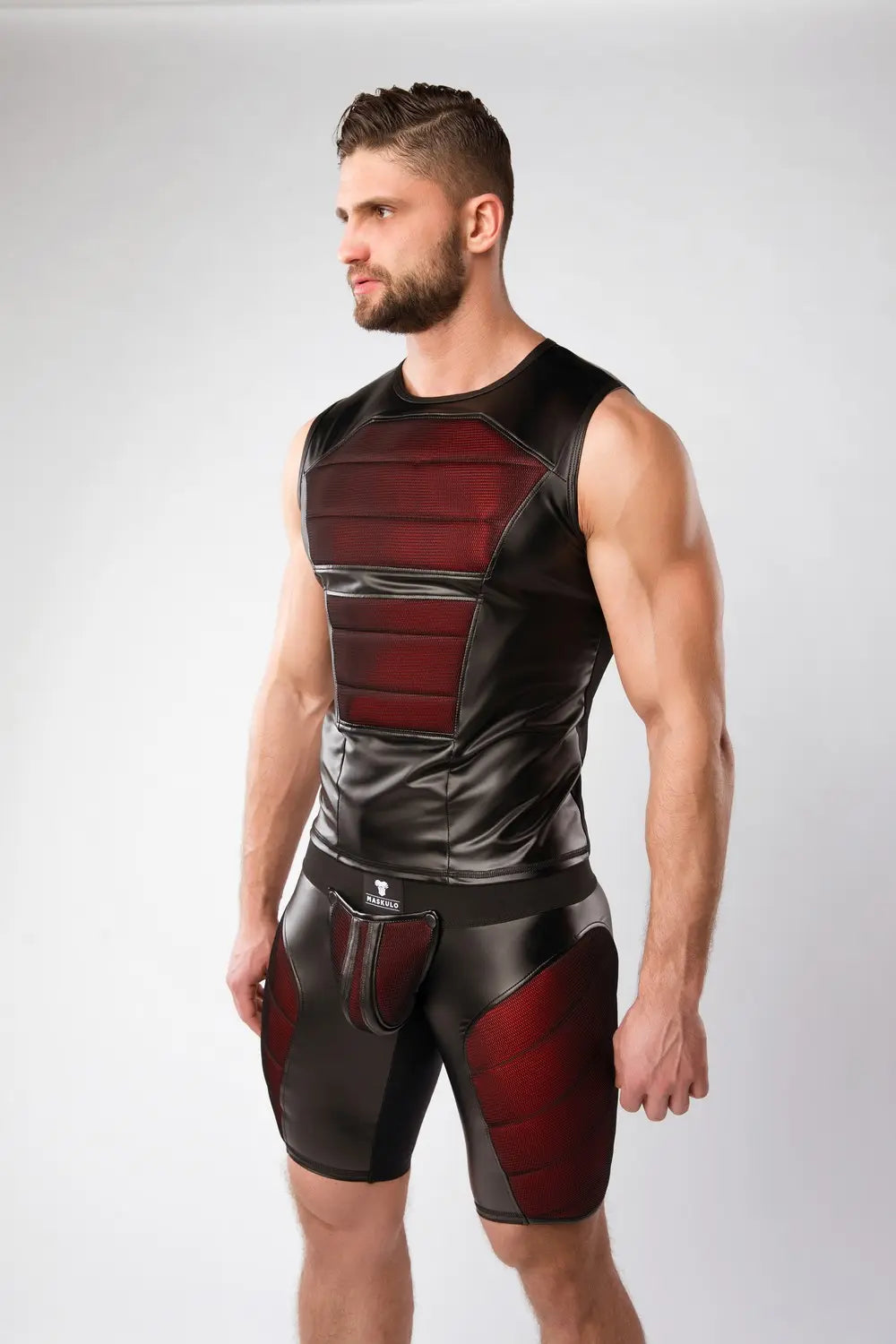 Camiseta sin mangas para hombre. Almohadillas delanteras