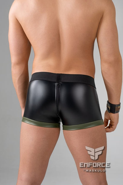 Erzwingen. Taillenhohe Codpiece-Trunk-Shorts. Hinten mit Reißverschluss. Schwarz